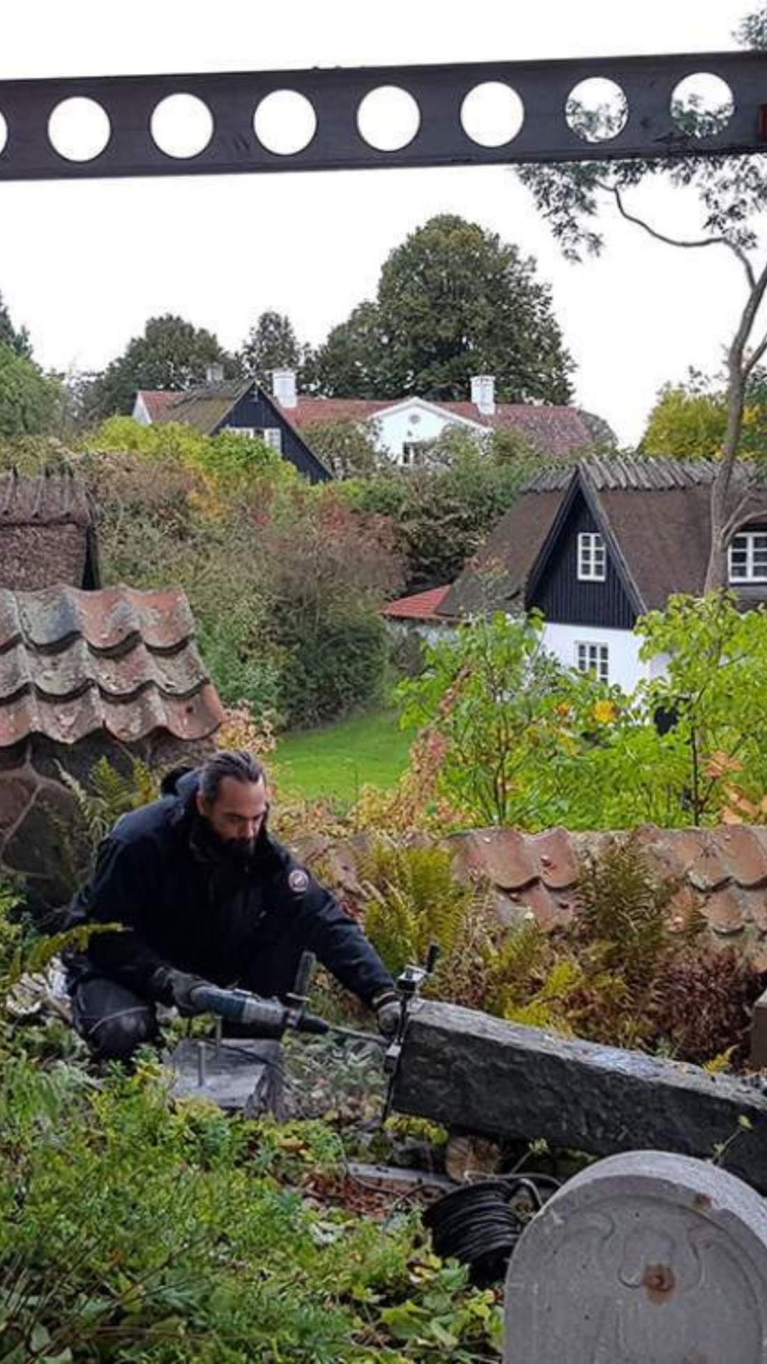Vi på Trygg AB har en gedigen erfarenhet av säkring av gravsten